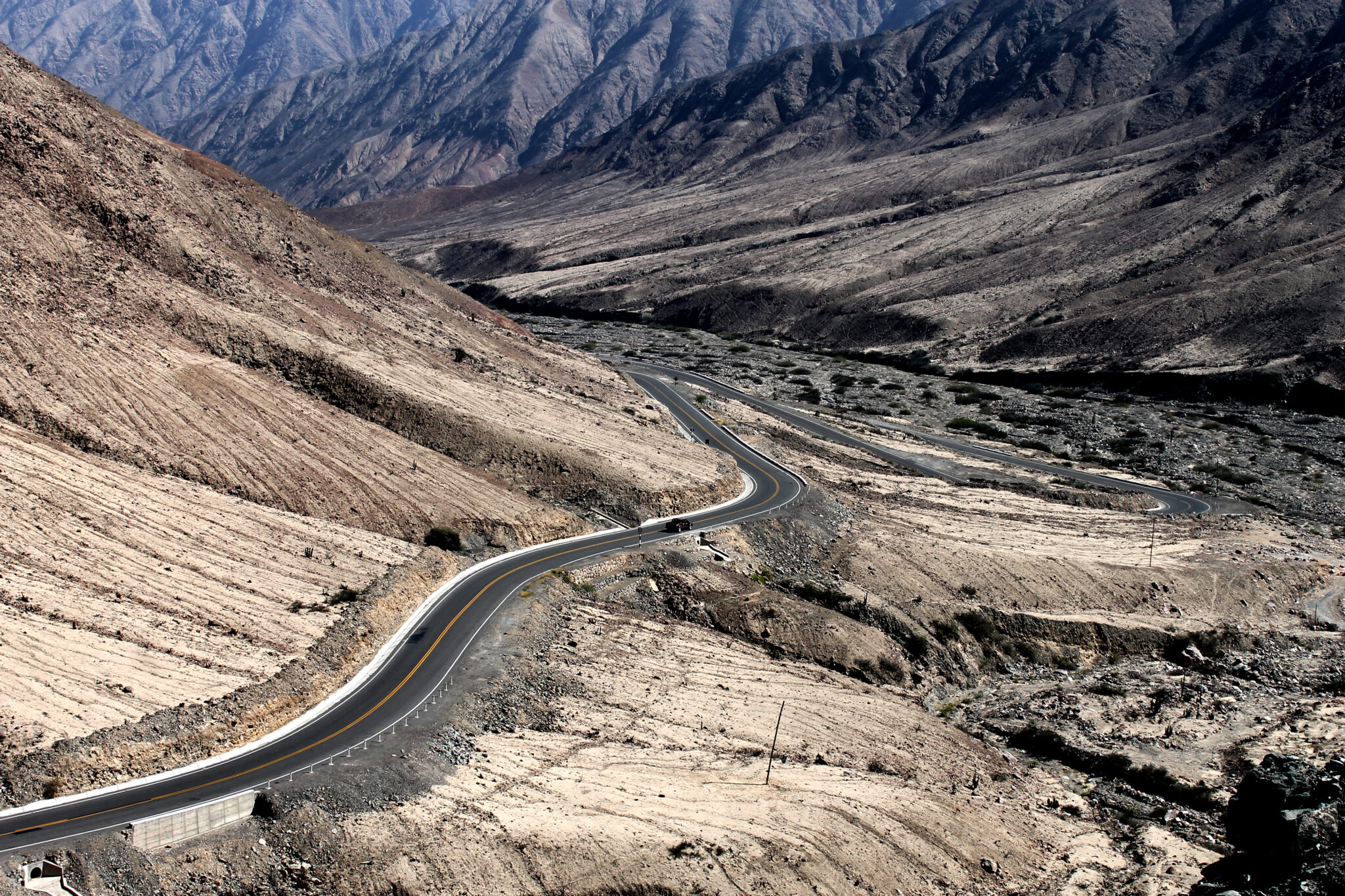 Vial y Vives - DSD, tramo 1 de la Carretera IIRSA (Iniciativa para la Integración de la Infraestructura Regional Suramericana) sur, en Perú