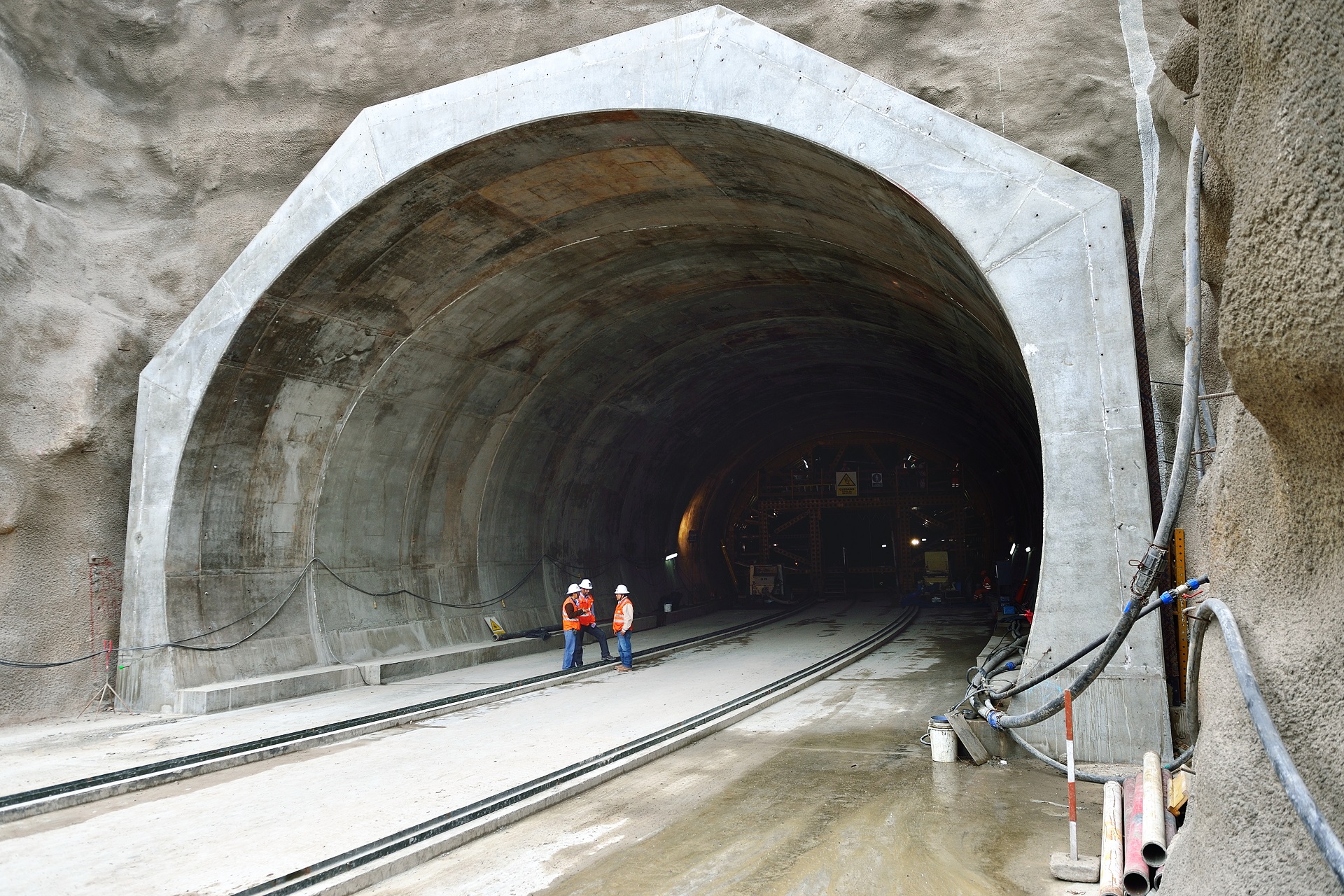 Vial y Vives - DSD, Túnel de Santa Rosa vía subterránea en Lima, Perú