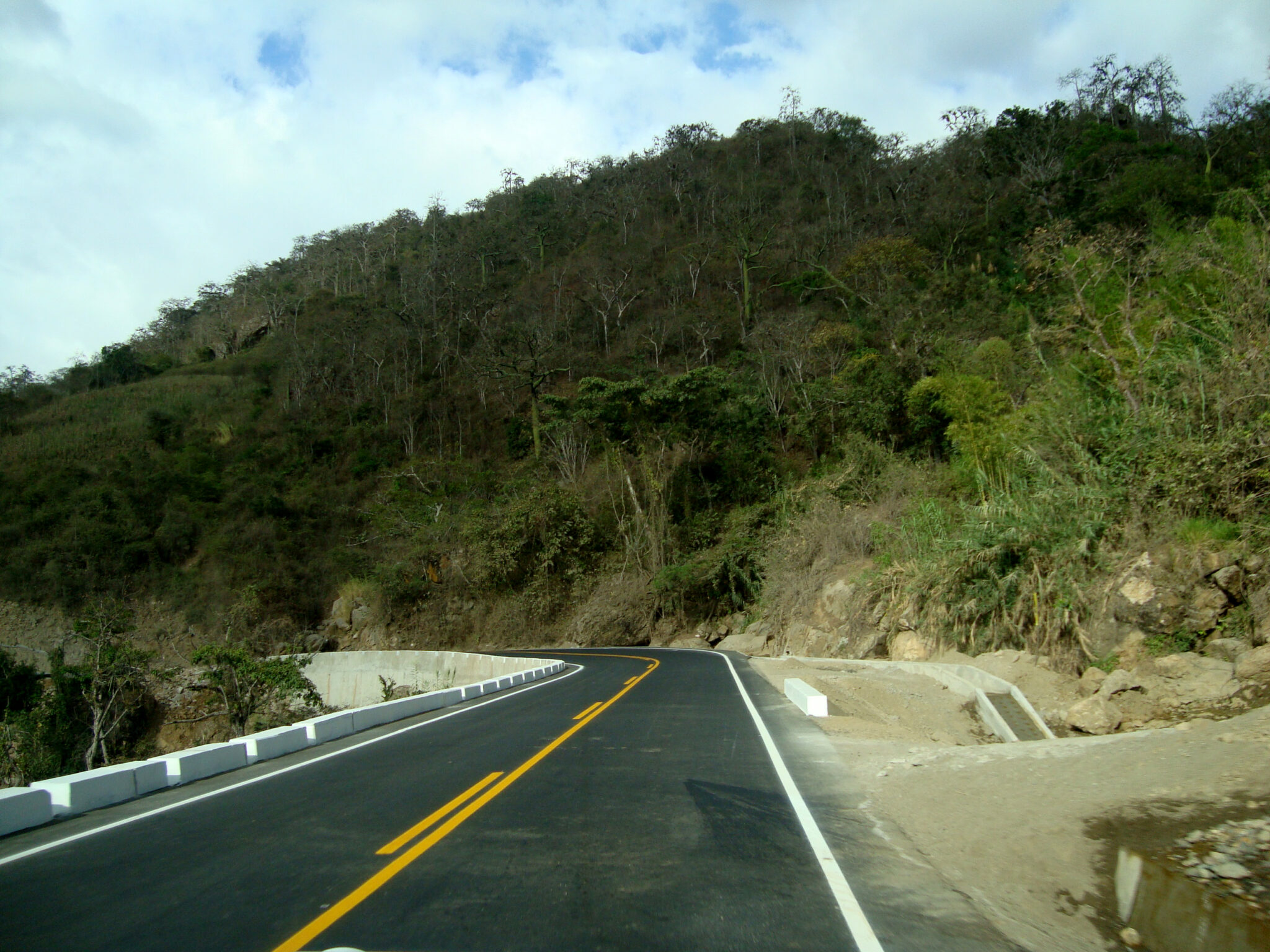 Vial y Vives - DSD, Mantenimiento Carretera Arequipa – Matarani, en Perú