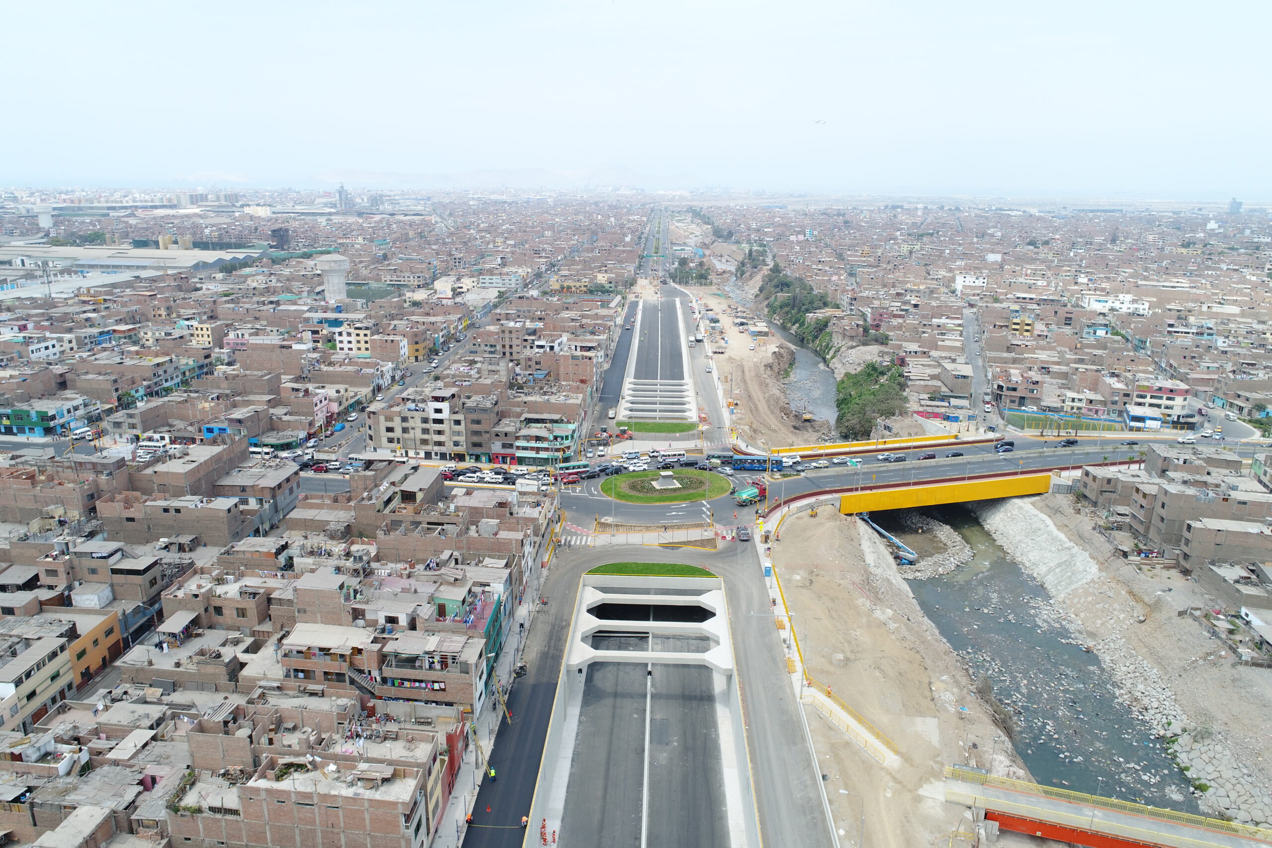 Vial y Vives - DSD, Línea Amarilla de Lima que alivia la circulación del tráfico en el sector norte de la ciudad.