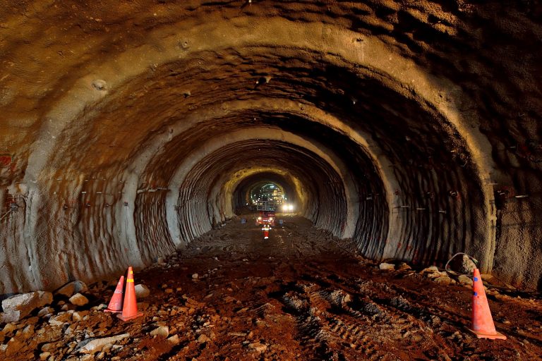Vial y Vives - DSD, Túnel de Santa Rosa vía subterránea en Lima, Perú