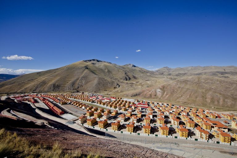 Vial y Vives - Nueva Fuerabamba es una ciudad en el distrito de Chalhuahuacho en la provincia de Cotabambas en el departamento de Apurímac Perú