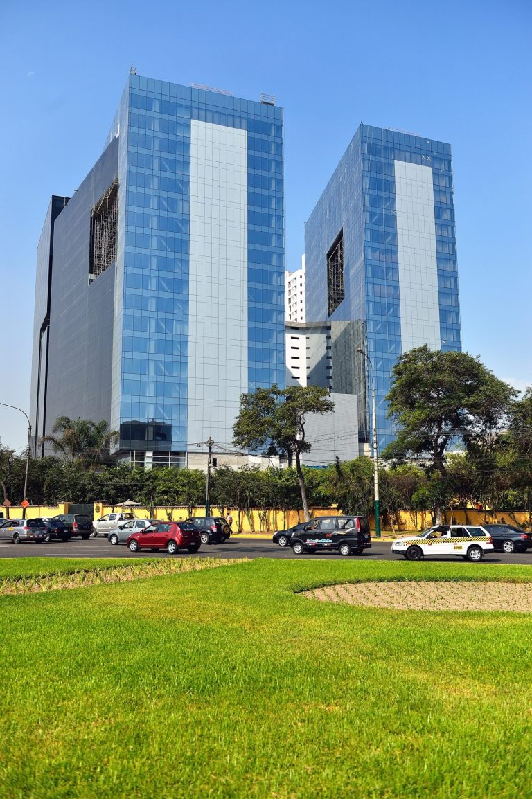 Vial y Vives - DSD, Centro Empresarial Panorama Plaza de Negocios en Surco Lima Perú