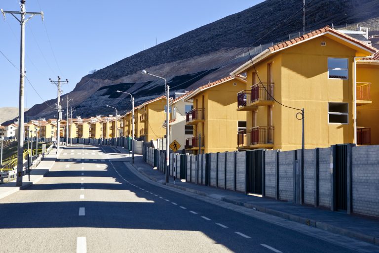 Vial y Vives - Nueva Fuerabamba es una ciudad en el distrito de Chalhuahuacho en la provincia de Cotabambas en el departamento de Apurímac Perú