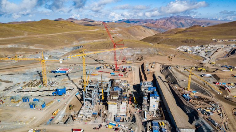 Vial y Vives - DSD, Proyecto Quebrada Blanca Fase 2 (QB2) en Iquique, Chile