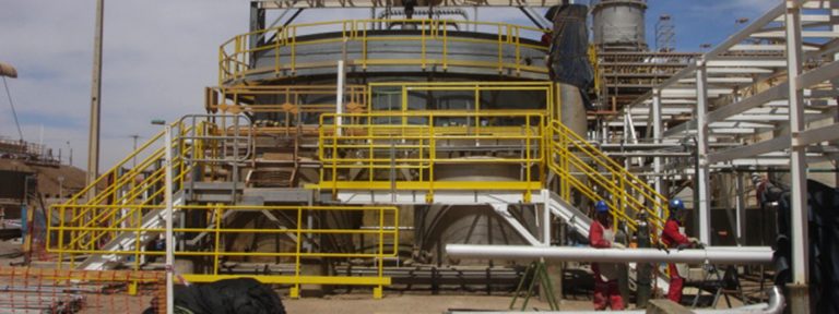 Vial y Vives - DSD, obras civiles, montaje mecánico, estructural, cañerías, eléctrico e instrumentación para la planta de Carbonato de Litio de SQM en Salar del Carmen, cerca de Antofagasta, Chile