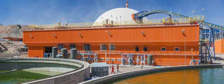 Vial y Vives - DSD, obras civiles y montaje electromecánico área espesamiento y relaves para la división Ministro Hales de Codelco